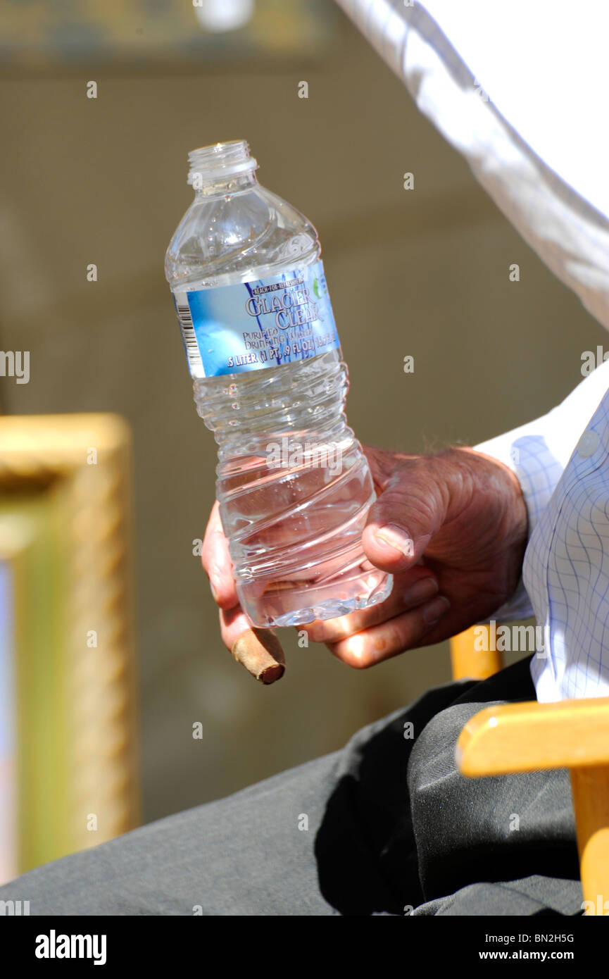 Hand holding bottle hi-res stock photography and images - Alamy