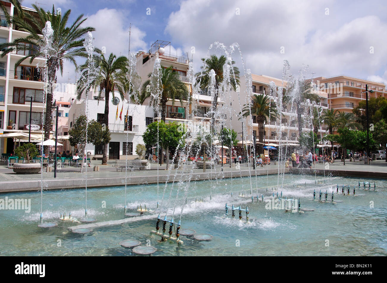 Fountain in square, Passeig de ses Fonts, West End, Sant Antoni de  Portmany, Ibiza, Balearic Islands, Spain Stock Photo - Alamy