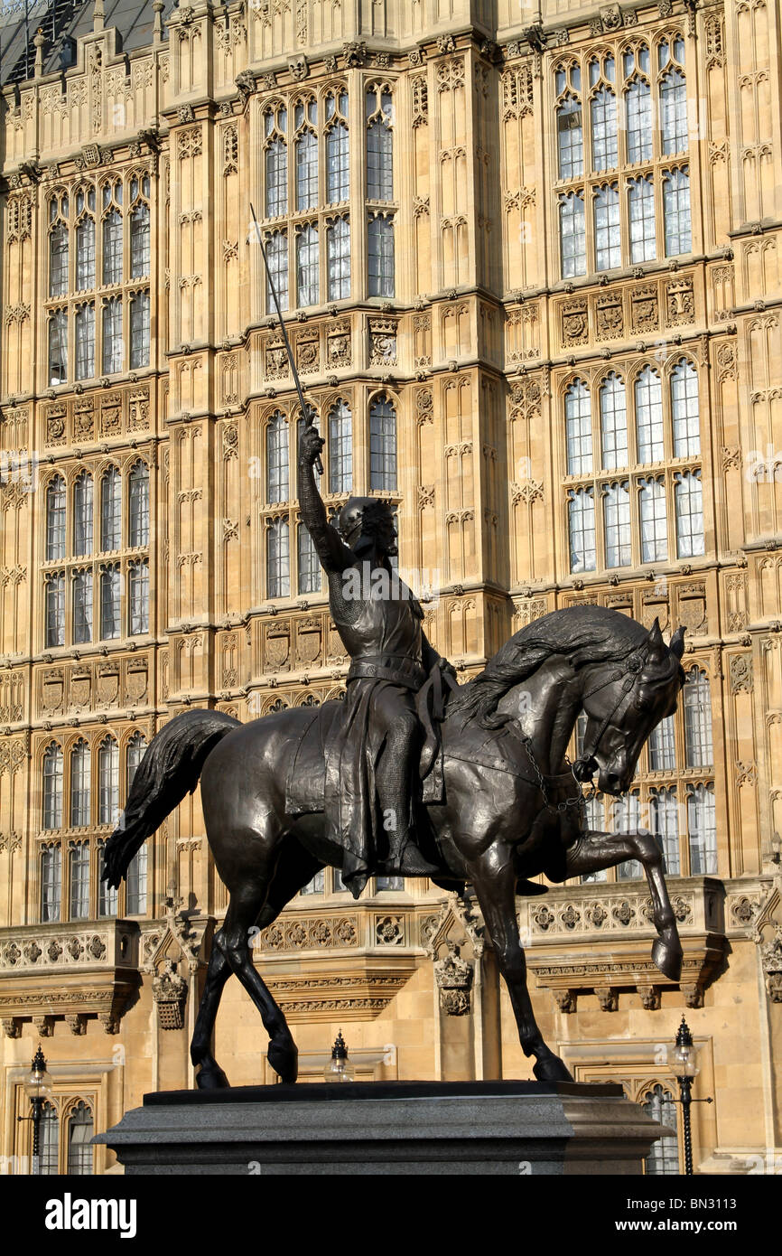 Statue of Richard the Lionheart in front of of the Houses of Parliament in the Palace of Westminster, London, England Stock Photo