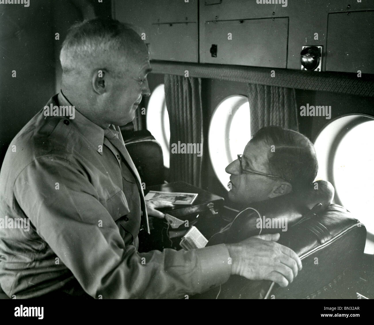 SIR CHARLES PORTAL Marshal of the RAF chats to  US officer while flying to Yalta Conference, February 1945. Photo Lewis Gale Stock Photo