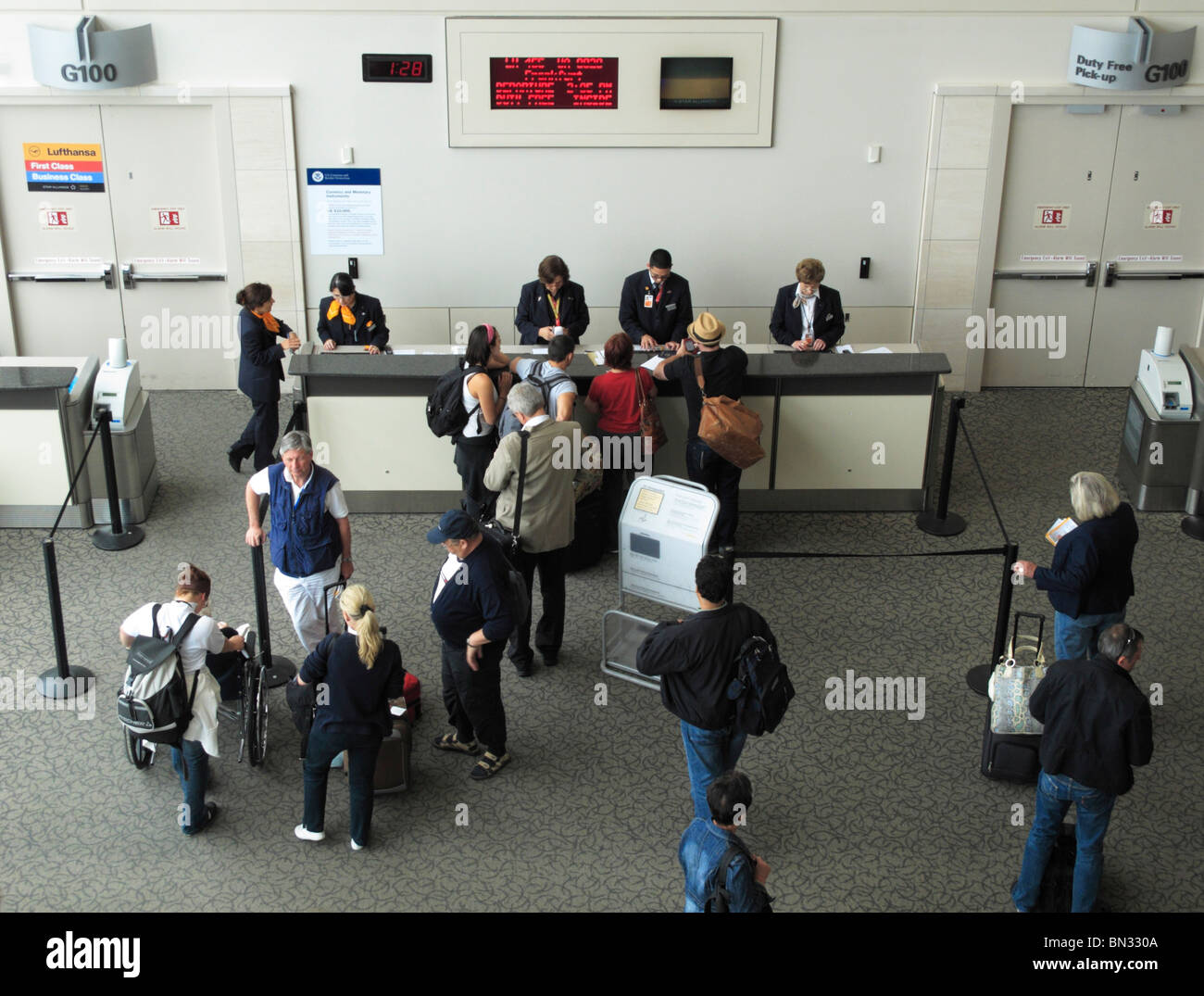 An international flight boarding at San Francisco International Airport (SFO/KSFO), Millbrae CA Stock Photo