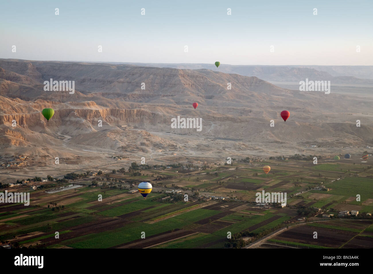 Hot air ballooning from Luxor over the Valley of the Kings, Luxor, Egypt Stock Photo