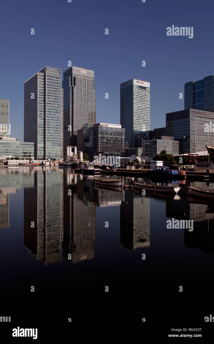 Hsbc canary wharf skyline hi-res stock photography and images - Alamy