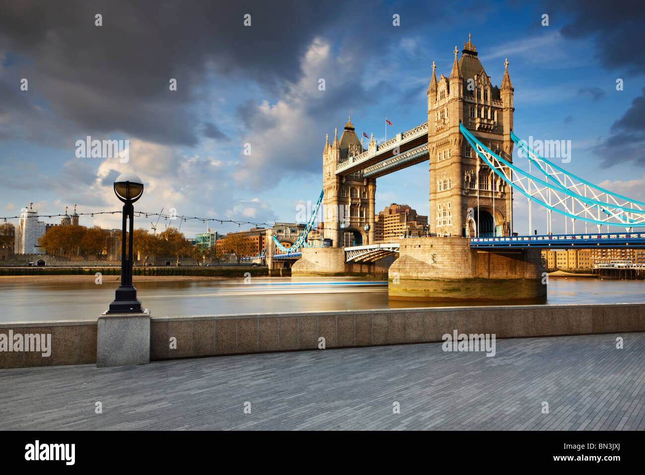 Tower Bridge, famous London landmark Stock Photo Alamy
