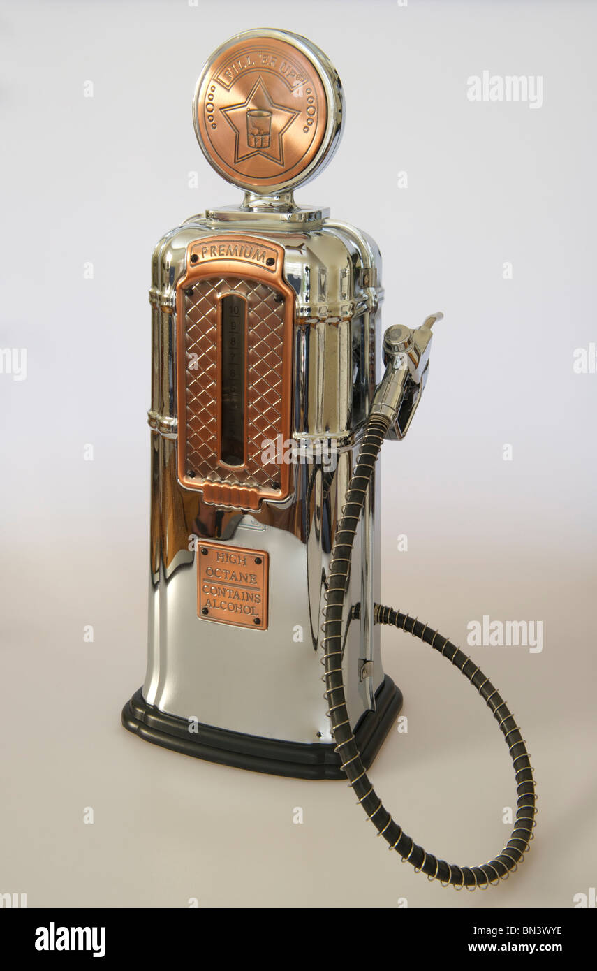 Liquor dispenser hi-res stock photography and images - Alamy