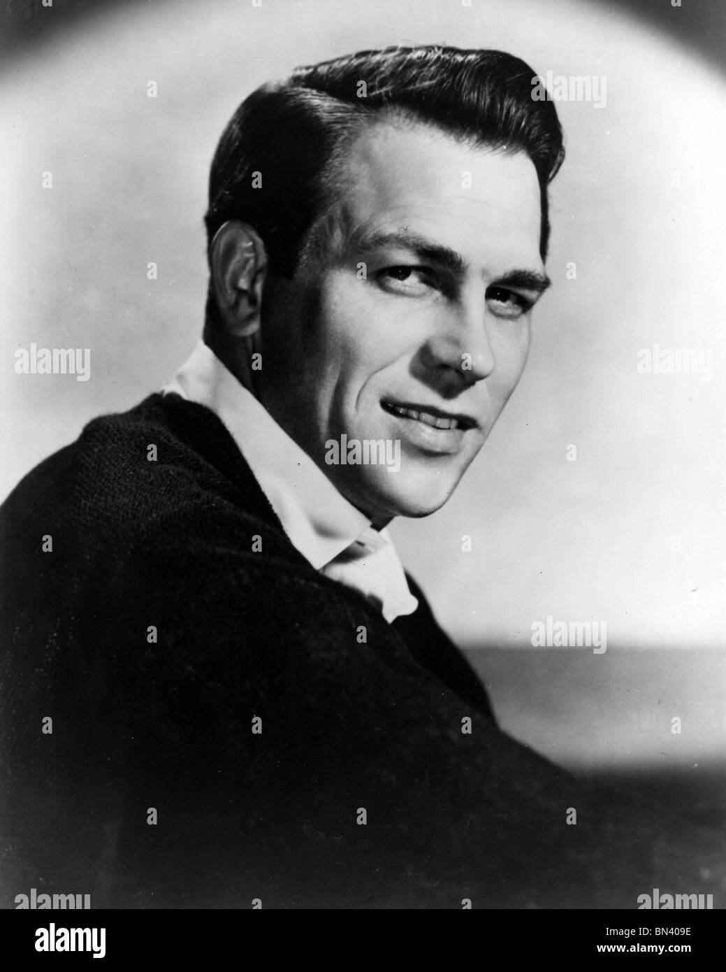 HOWARD KEEL (1919-2004) US film actor and singer Stock Photo - Alamy