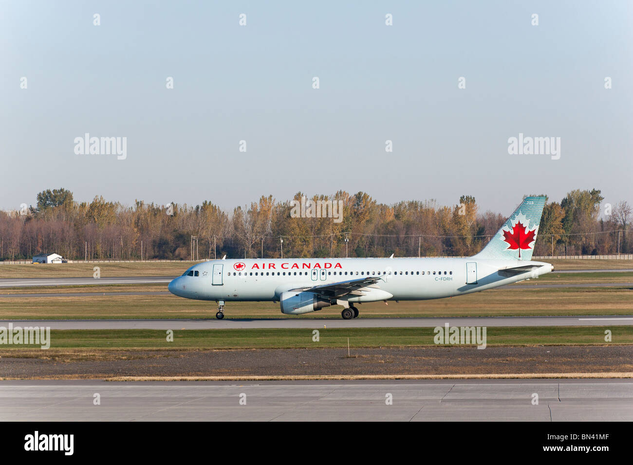 Air Canada Airbus A320 211 Aircraft On The Tarmac Stock Photo Alamy