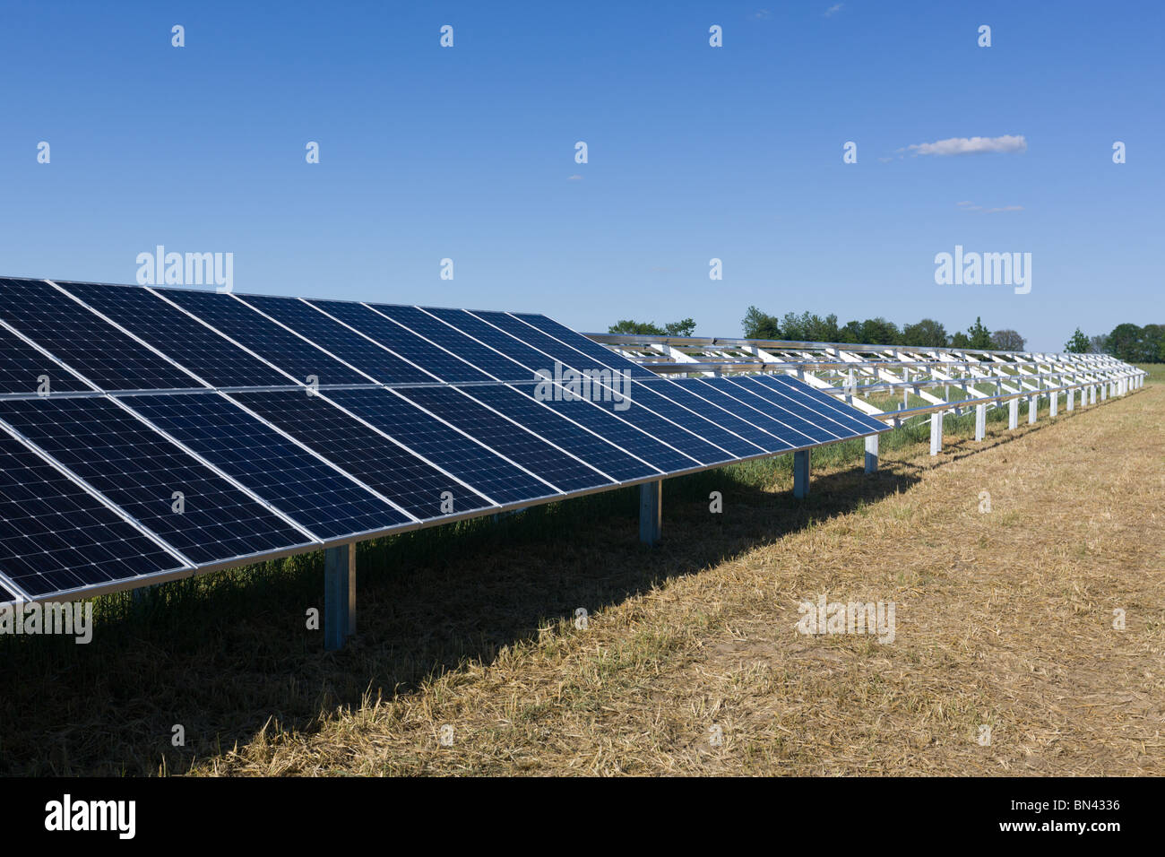 Solar farm construction site hi-res stock photography and images - Alamy