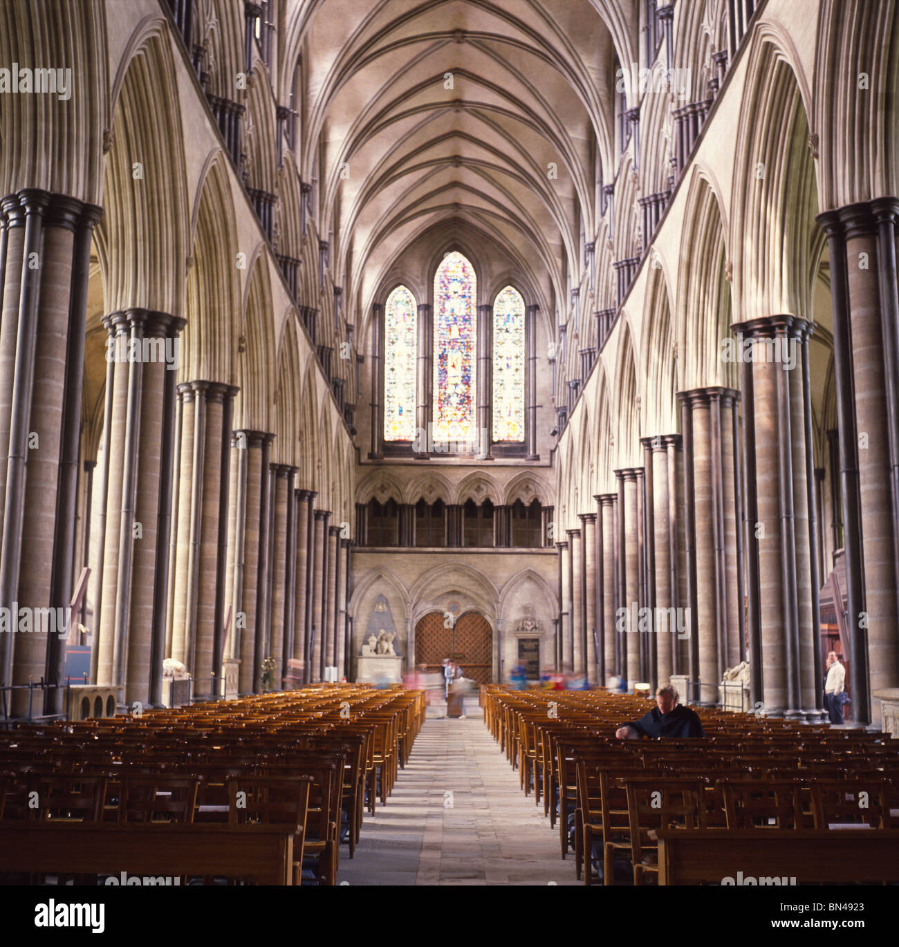 interior-of-salisbury-cathedral-salisbury-wiltshire-england-uk