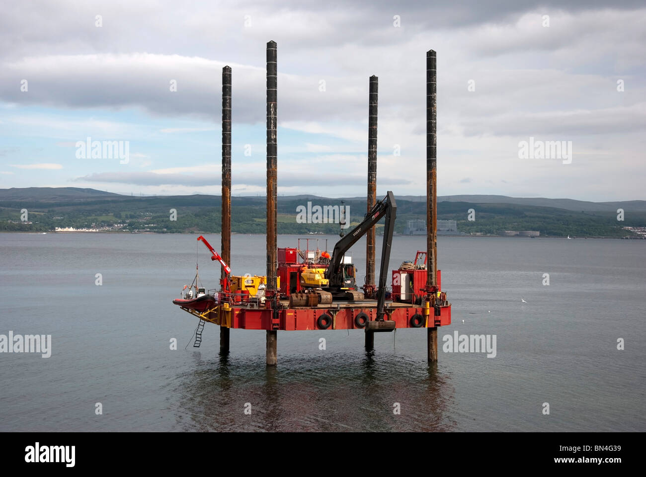 4 Leg Rig Four Legged Jack Up Rig Firth of Clyde Dunoon West Coast of Scotland ...