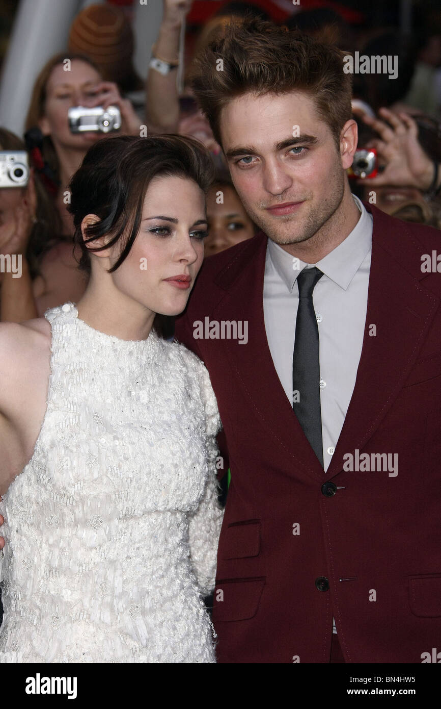 KRISTEN STEWART ROBERT PATTINSON THE TWILIGHT SAGA: ECLIPSE PREMIERE AT THE LOS ANGELES FILM FESTIVAL DOWNTOWN LOS ANGELES C Stock Photo