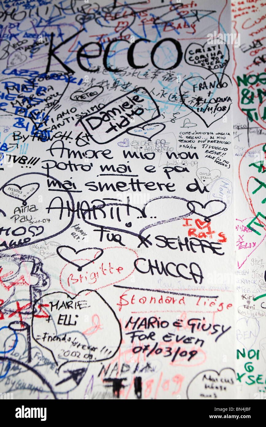 Love Graffiti At Casa De Giulietta Juliets House In - 