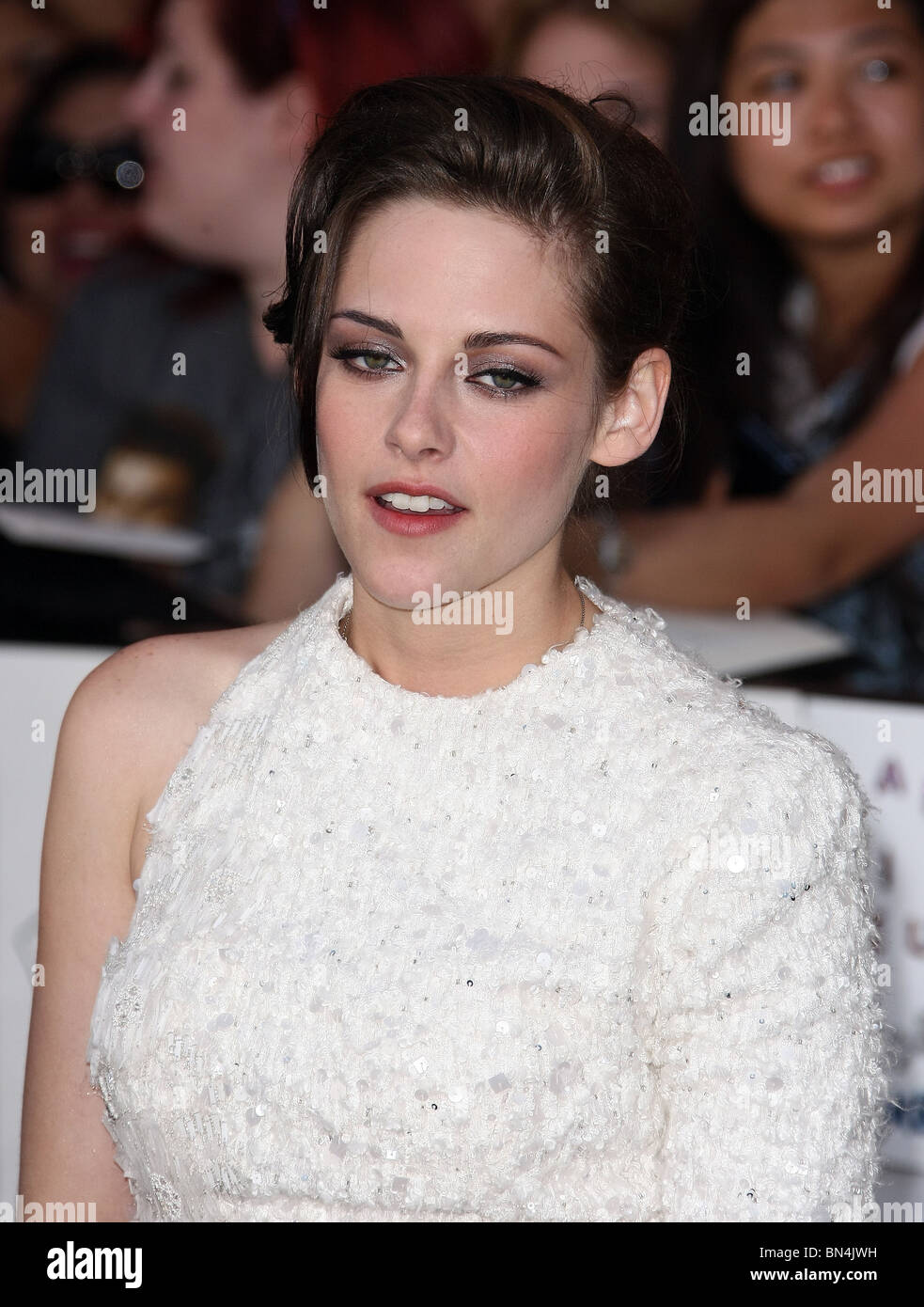 KRISTEN STEWART THE TWILIGHT SAGA ECLIPSE PREMIERE AT THE LOS ANGELES
