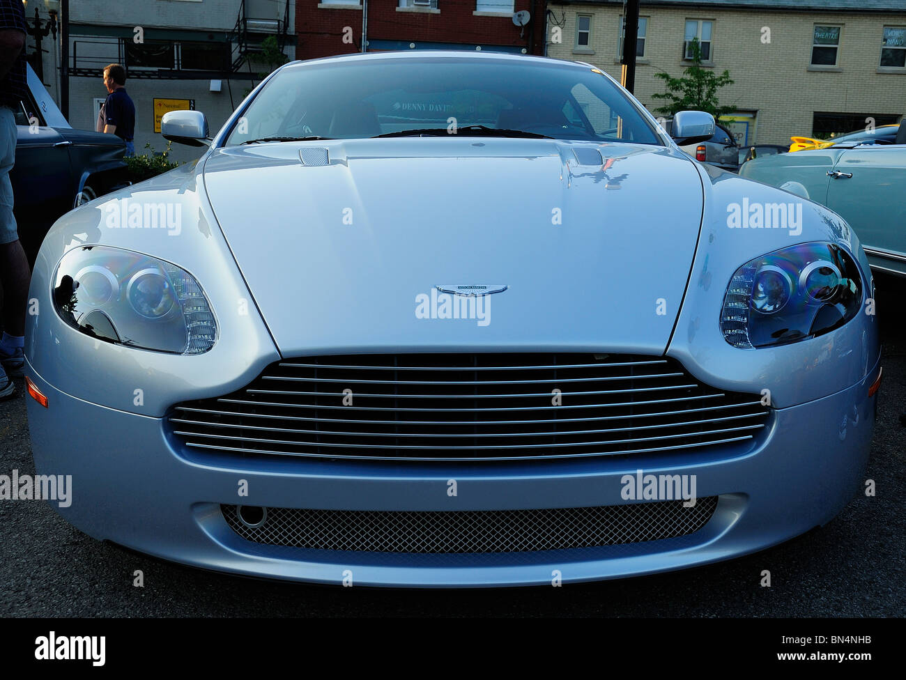 Aston Martin Auto aus Casino Royale als Symbol für Stil und Entertainment