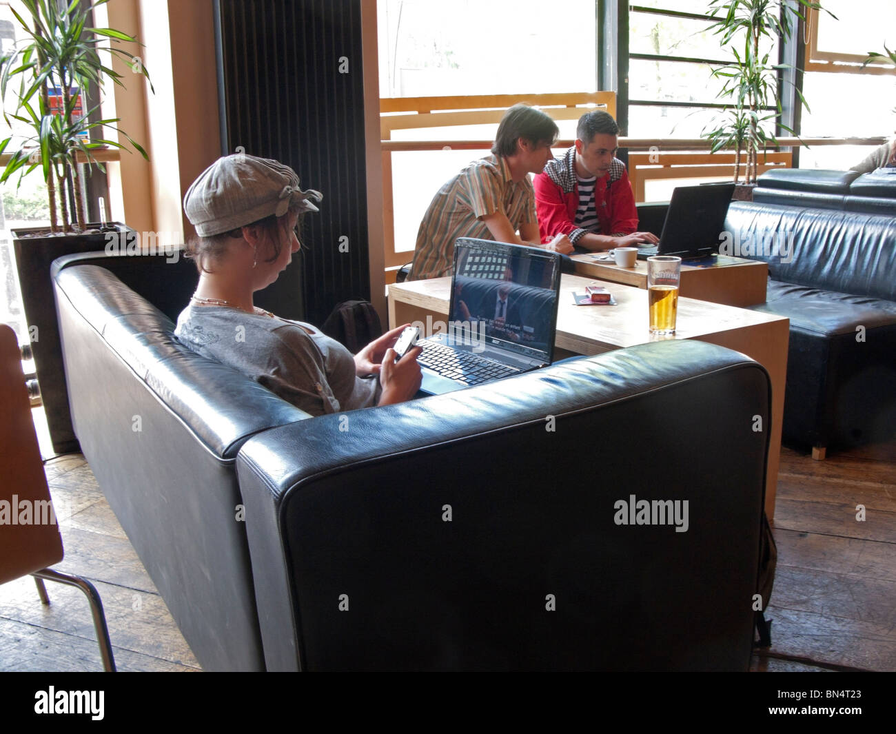 Computer Networking in bar Stock Photo Alamy