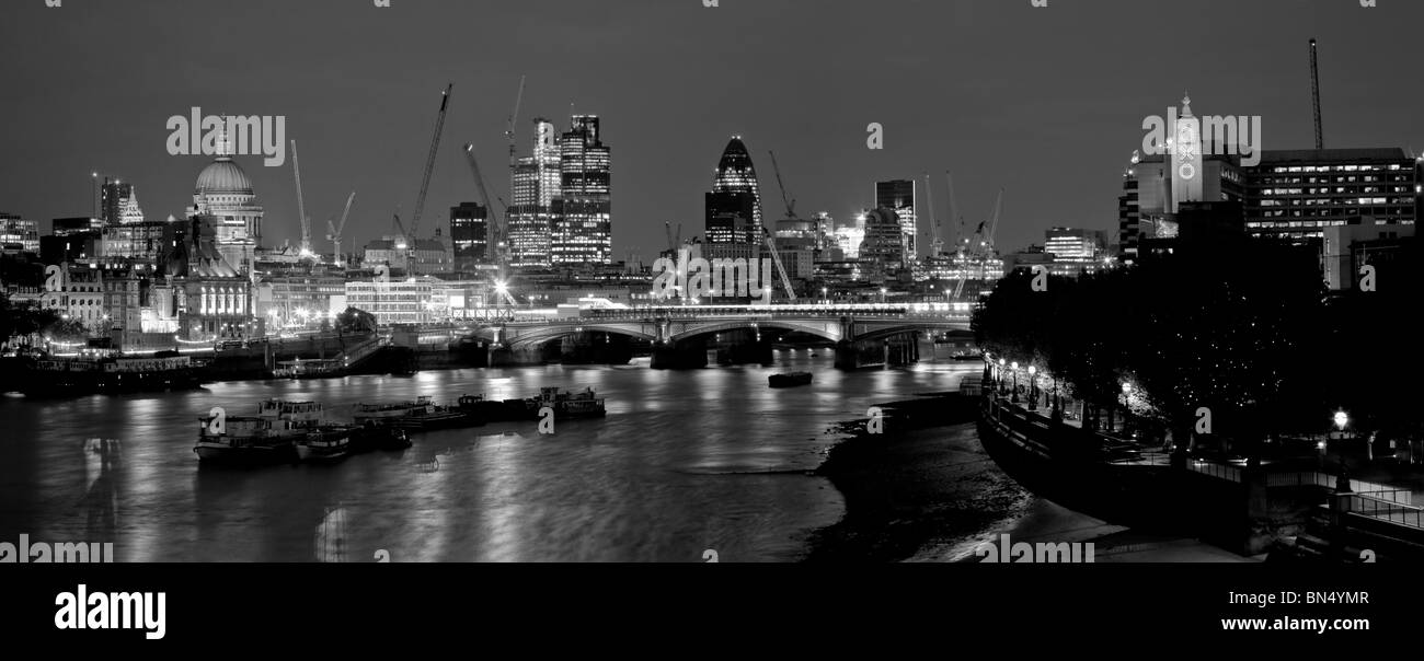 Skyline london england Black and White Stock Photos & Images - Alamy