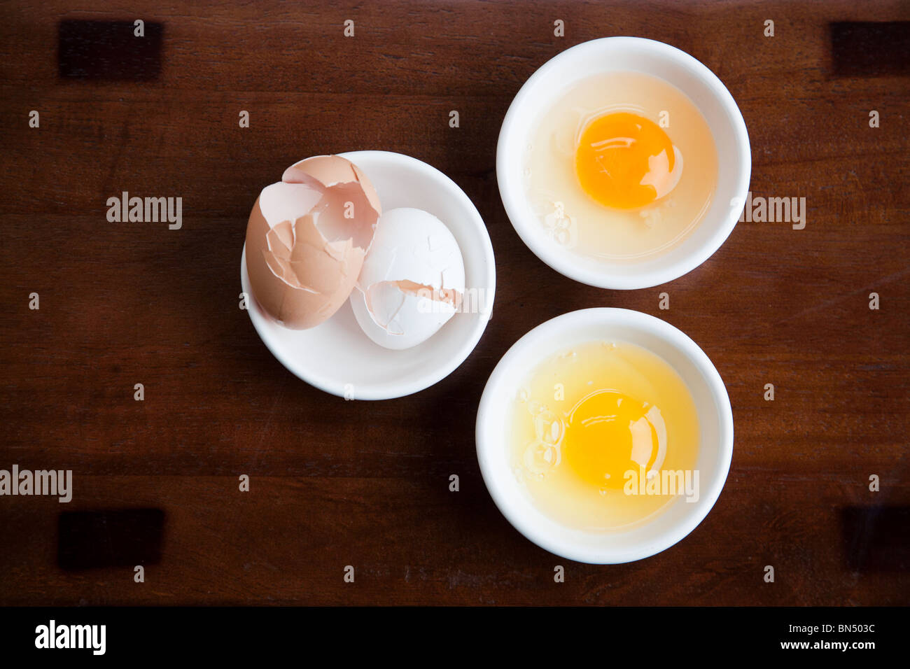 Farm Fresh Eggs vs Conventional Eggs Stock Photo Alamy