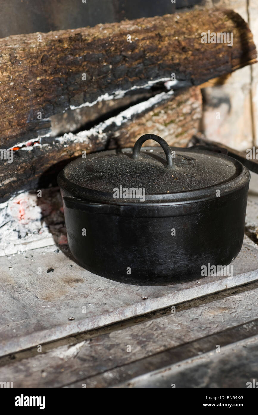 Fireplace pot hires stock photography and images Alamy