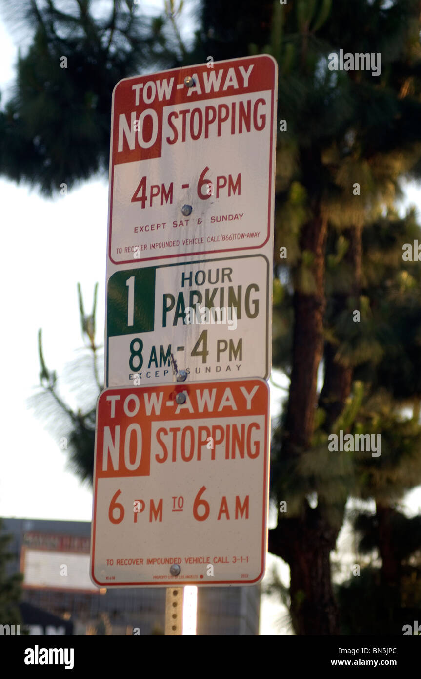 No parking signs hi res stock photography and images Alamy