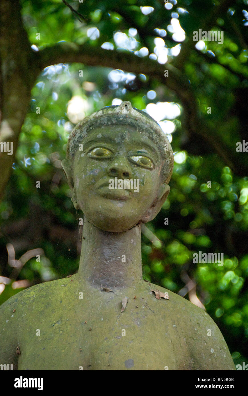 Africa, Benin, Ouidah. Sacred Forest of Kapasse (aka Foret Sacree), statue  of voodoo deity Stock Photo - Alamy