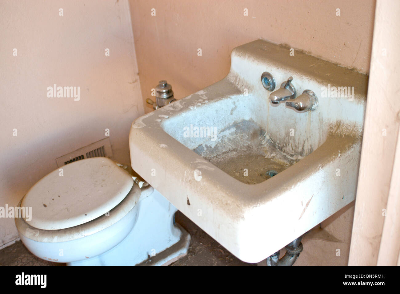 Disgusting bathroom hires stock photography and images Alamy