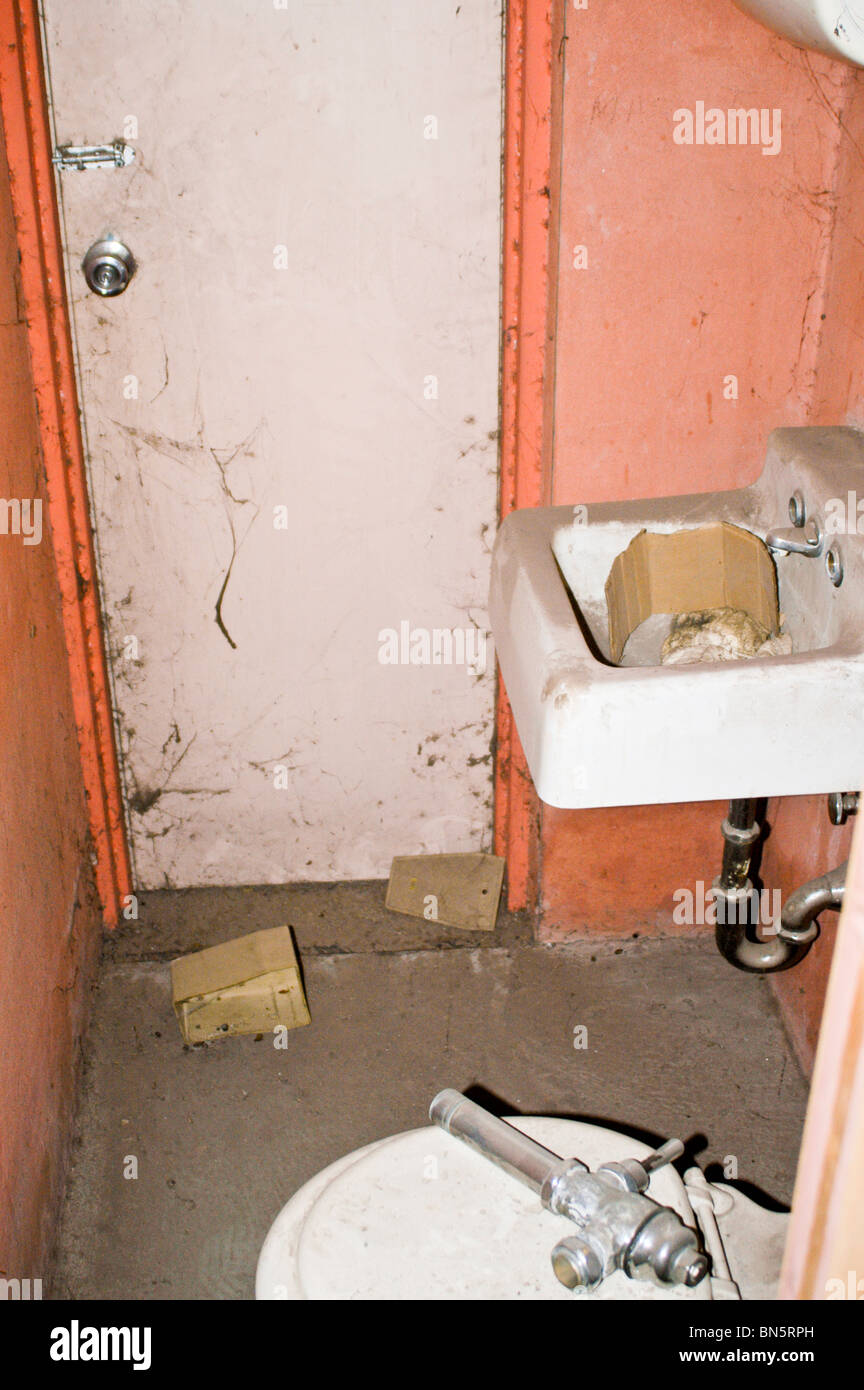 Disgusting bathroom hires stock photography and images Alamy
