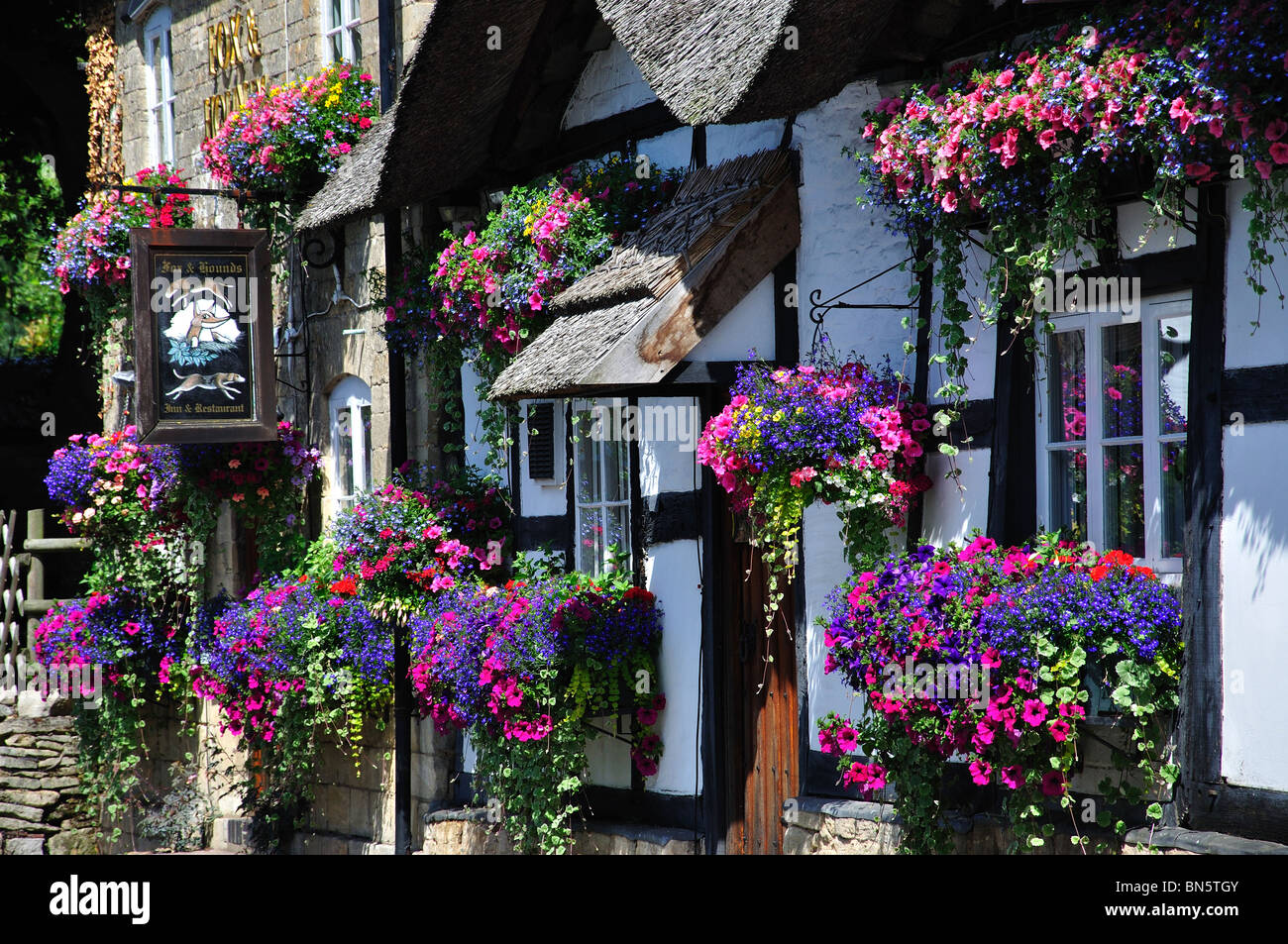 The Fox & Hounds Inn, Church Street, Bredon, Worcestershire, England, United Kingdom Stock Photo