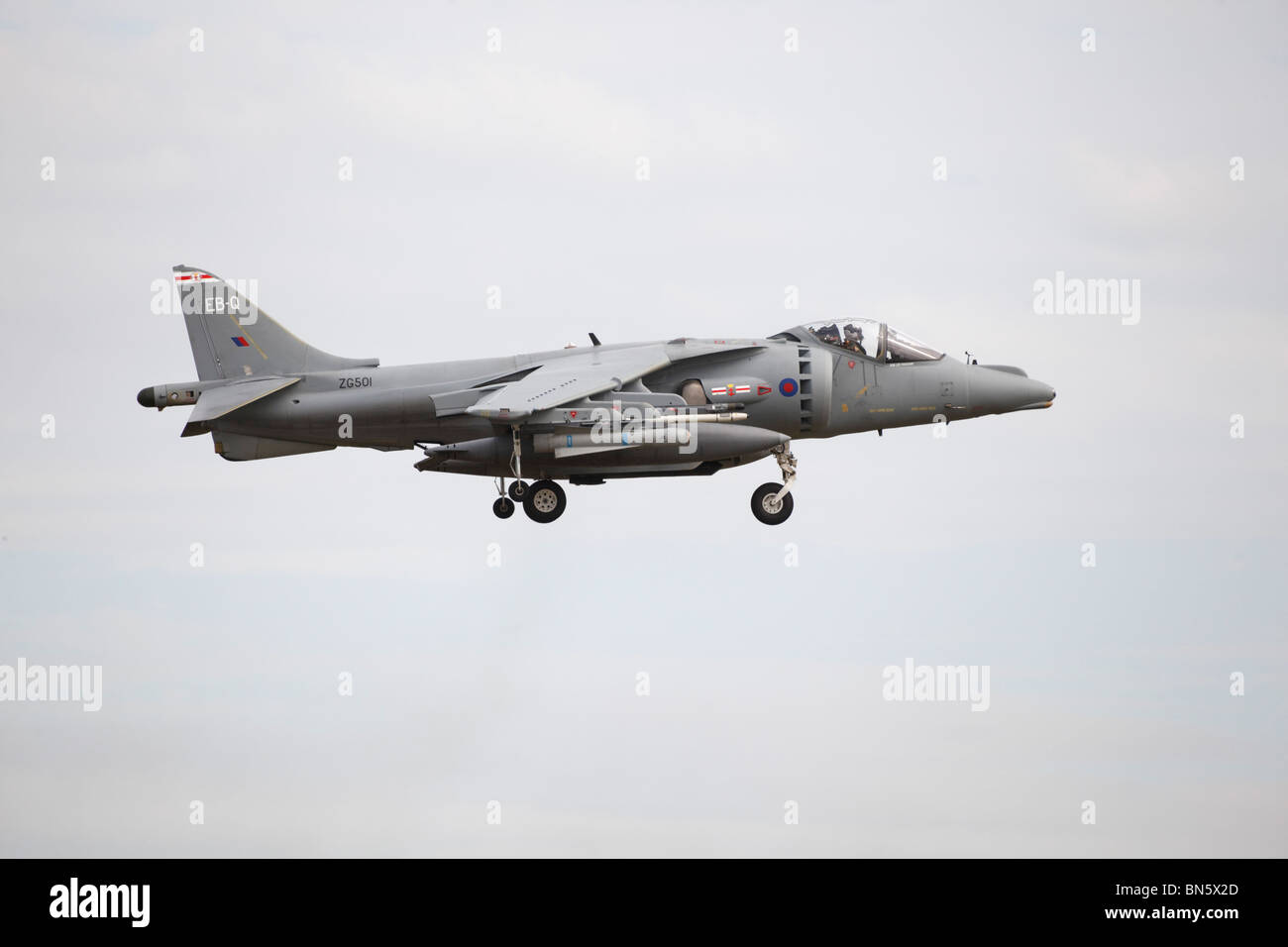 BAE Harrier GR9 of 41(R) Squadron, RAF on approach to RAF Waddington International Airshow - arrivals 02 July 2010 Stock Photo