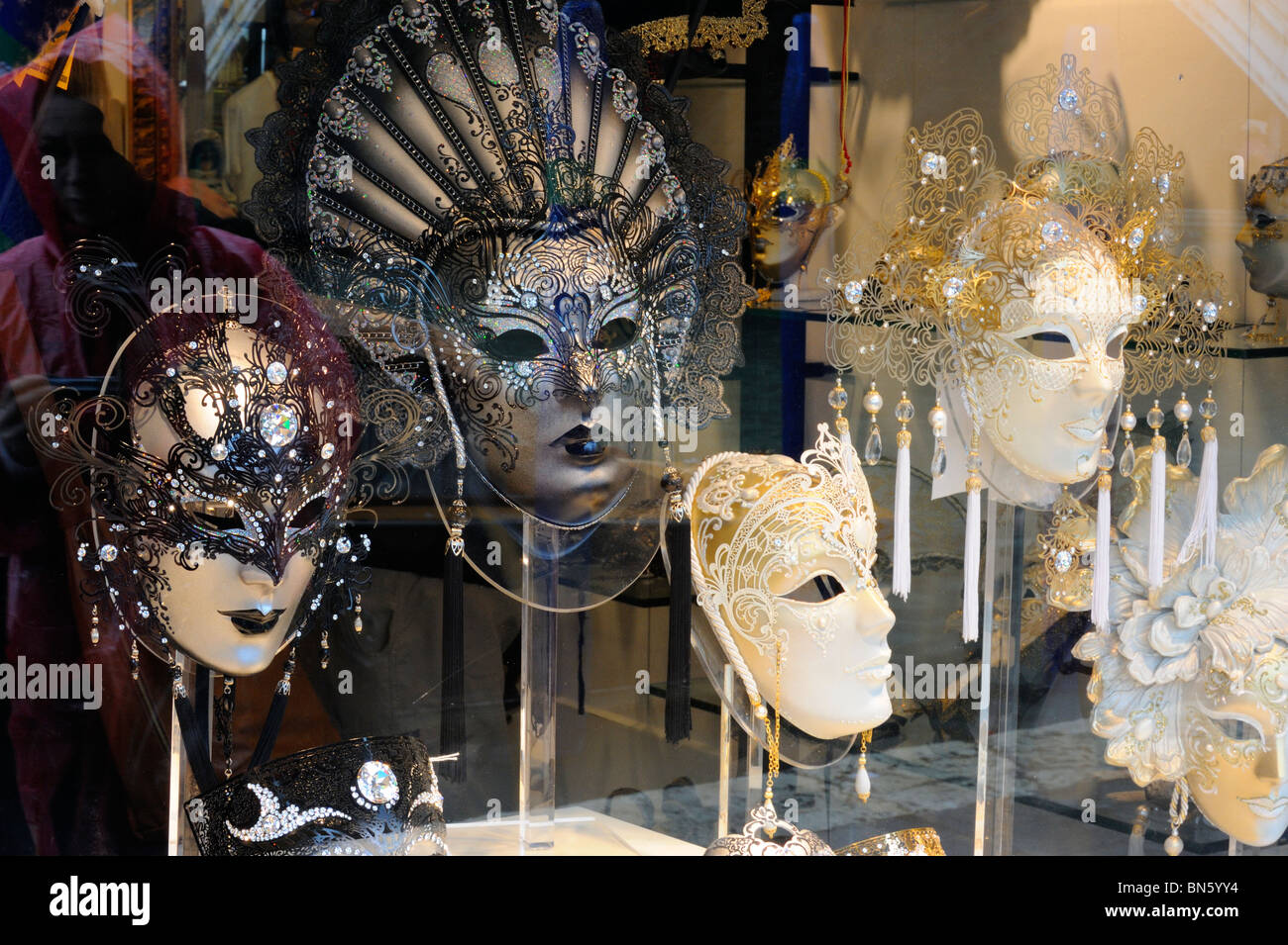 An ornate masque display on Riva del Vin in Rialto, Venice Stock Photo