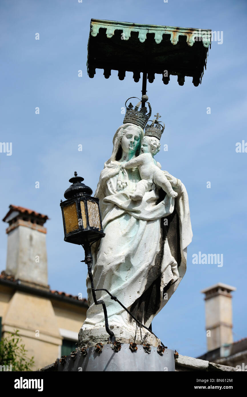Virgin mary statue italy hires stock photography and images Alamy