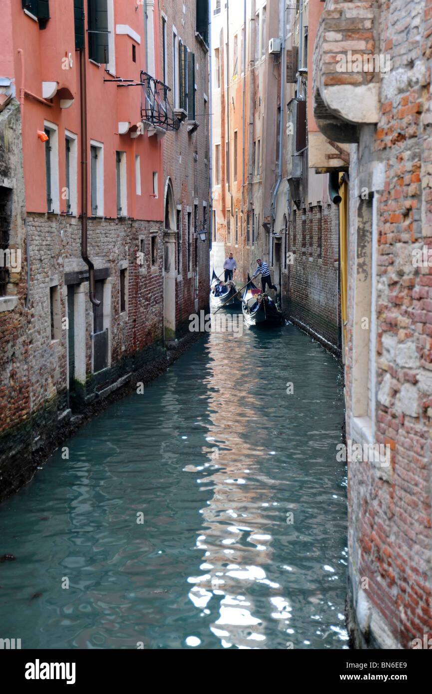 Gondolas and narrow canal venice hi-res stock photography and images ...