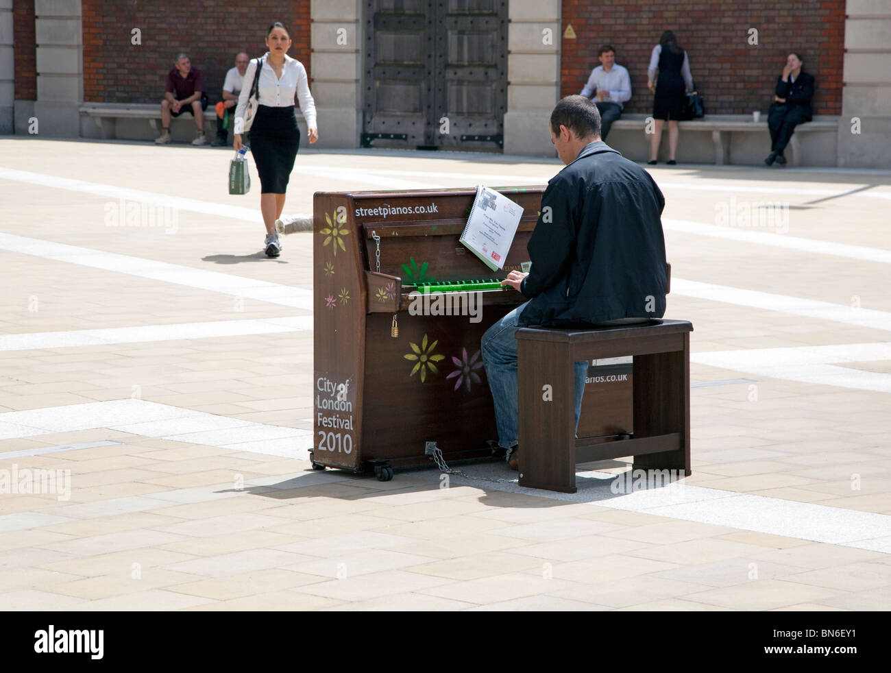 Free piano hi-res stock photography and images - Alamy