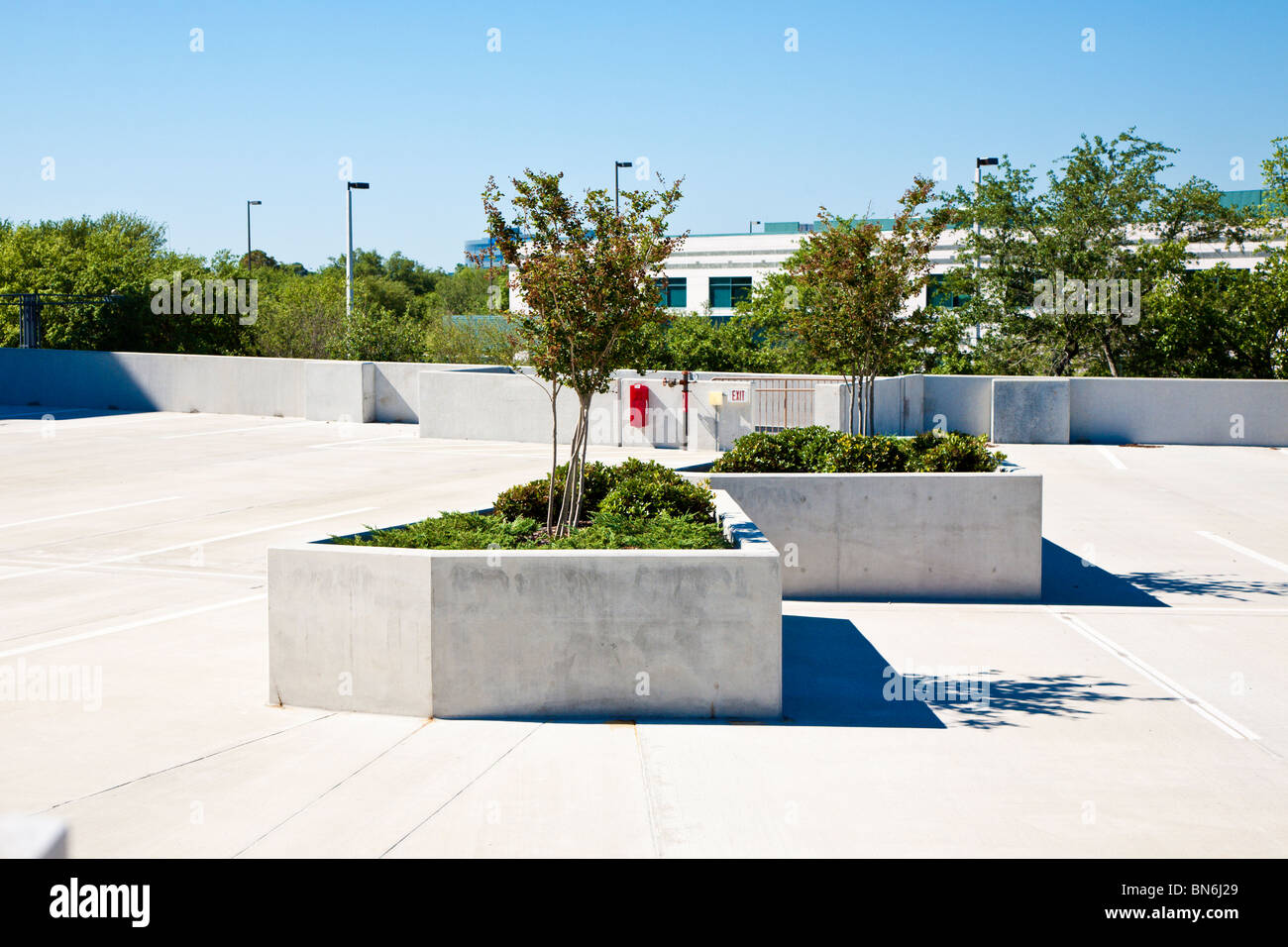 Precast and prestressed concrete parking garage car park with