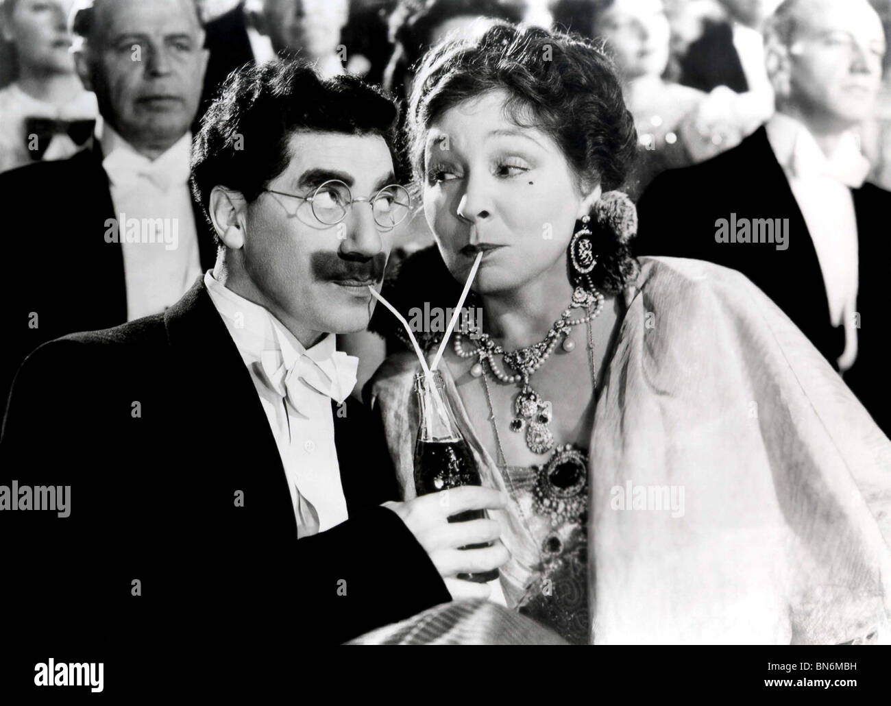 AT THE CIRCUS (1939) MARGARET DUMONT, GROUCHO MARX EDWARD BUZZELL (DIR) Stock Photo