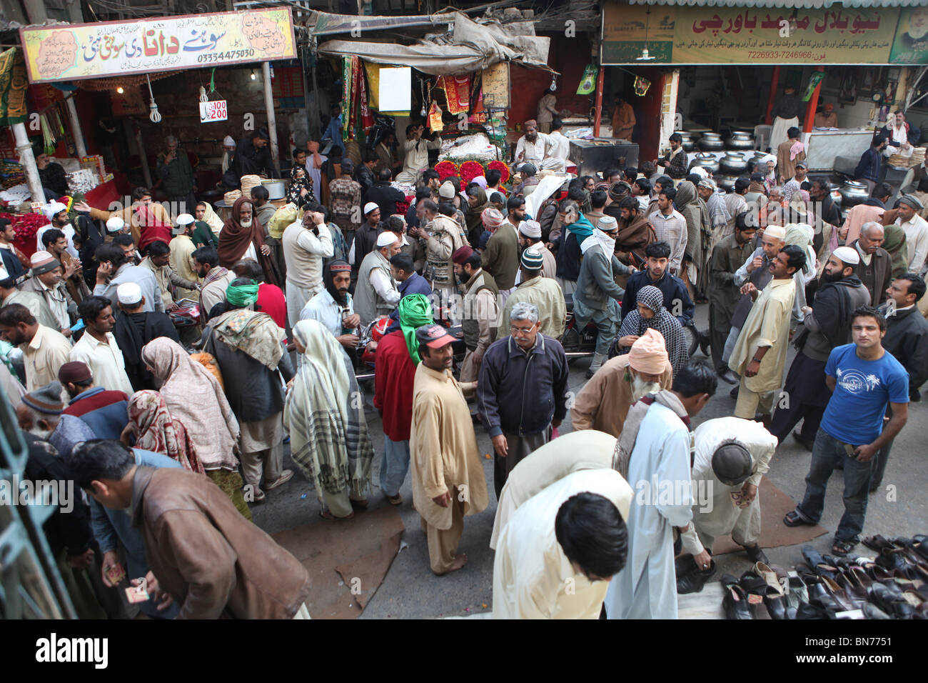 streetview of the market in lahore Stock Photo Alamy