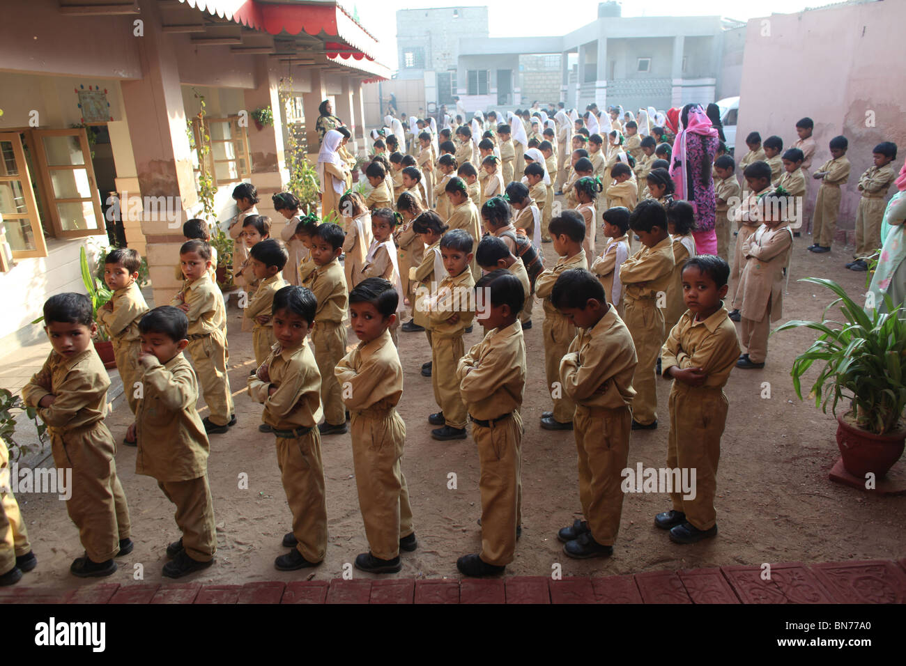 primary school in a slum in karachi, pakistan Stock Photo Alamy