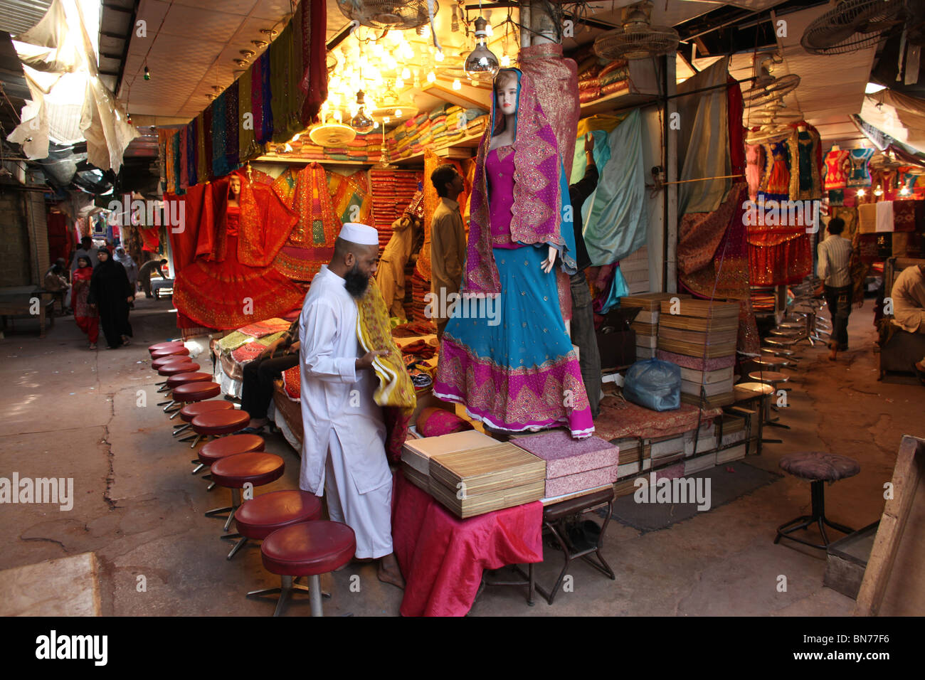 market in karachi, pakistan Stock Photo Alamy