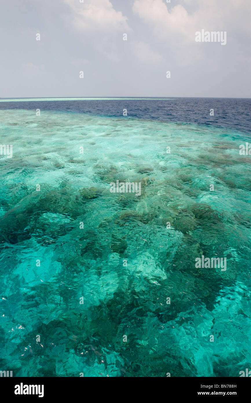 Shallow water, remote atoll in the Maldives chain, Indian Ocean Stock ...