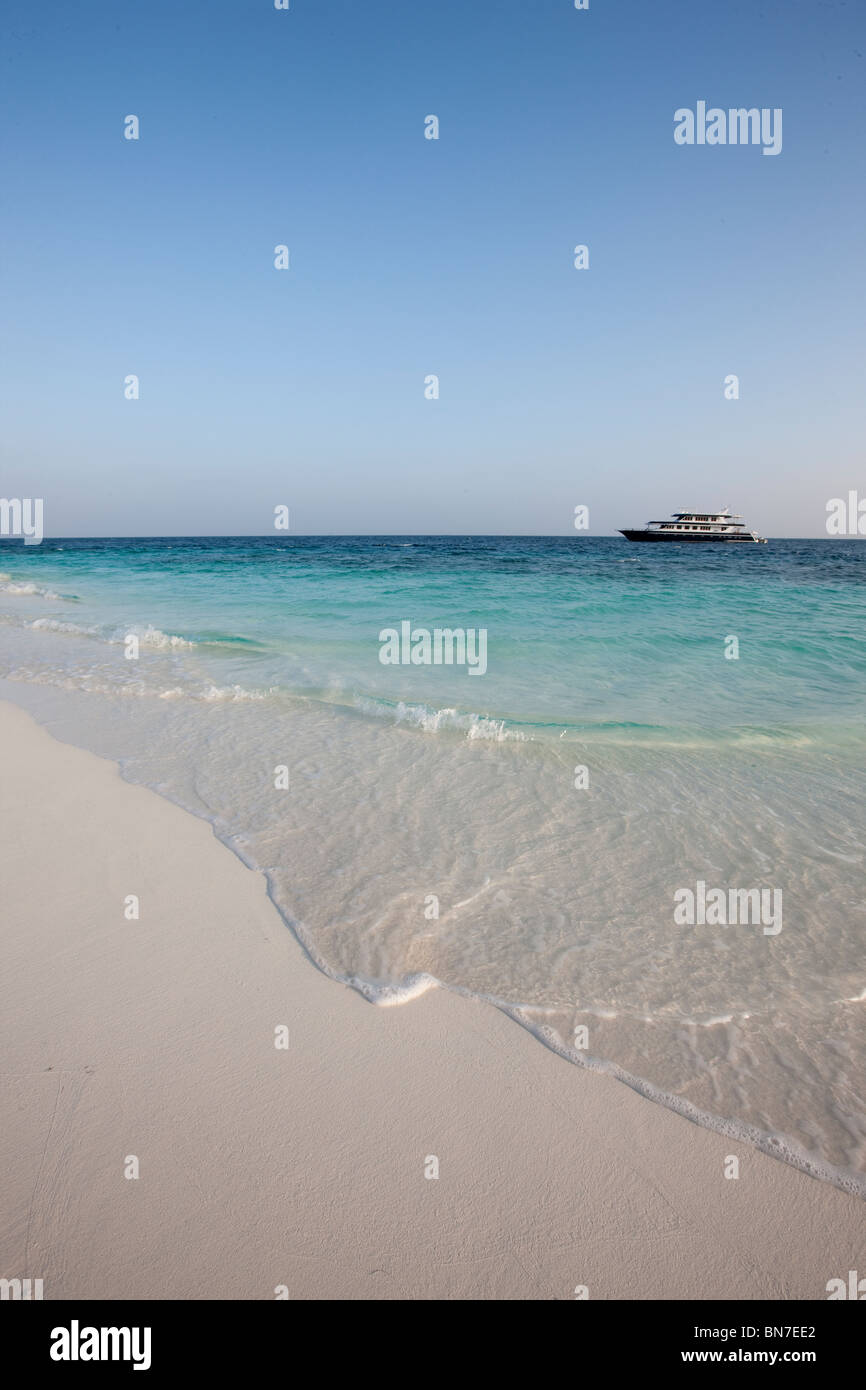 Remote atoll in the Maldives chain, Indian Ocean Stock Photo - Alamy