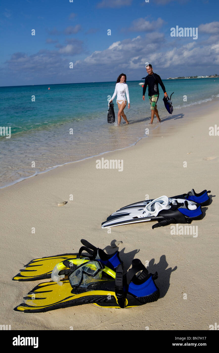 Snorkel gear rests on the beach in Grand Cayman Stock Photo Alamy