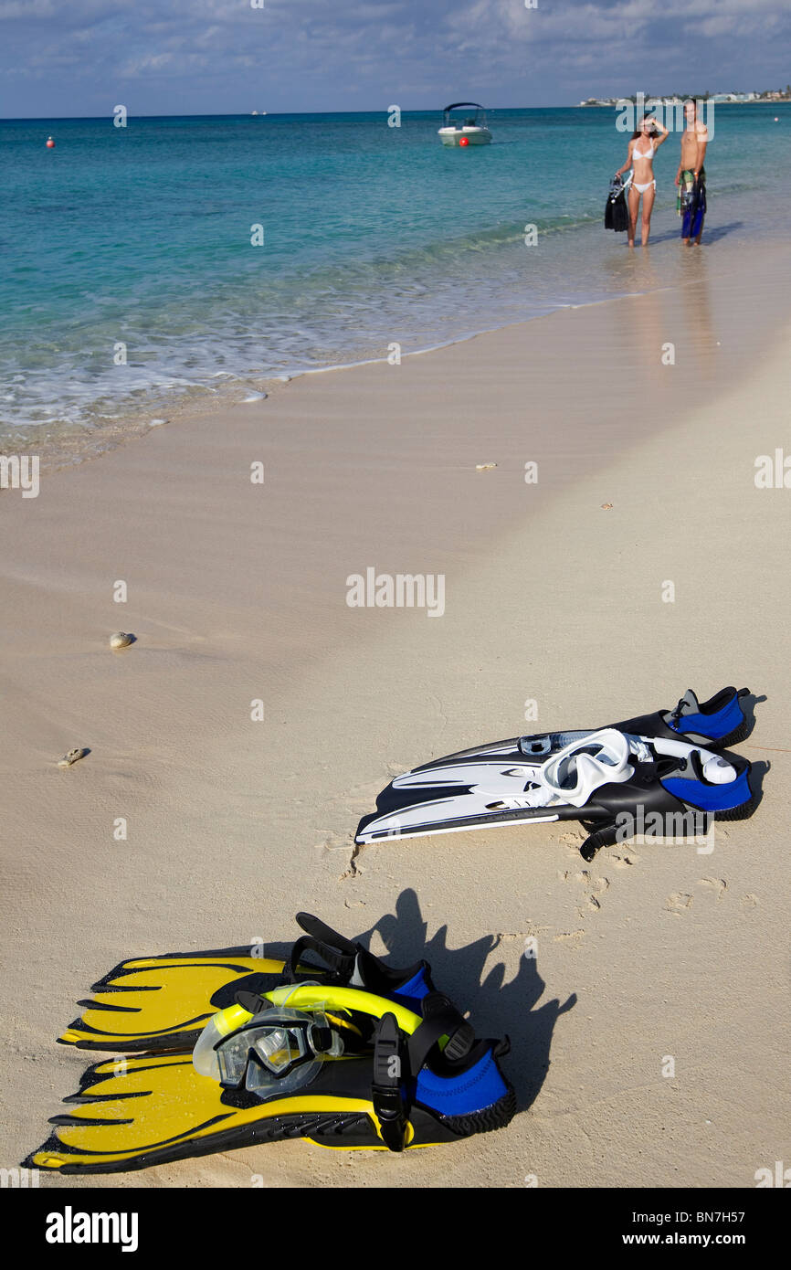 Snorkel gear rests on the beach in Grand Cayman Stock Photo Alamy