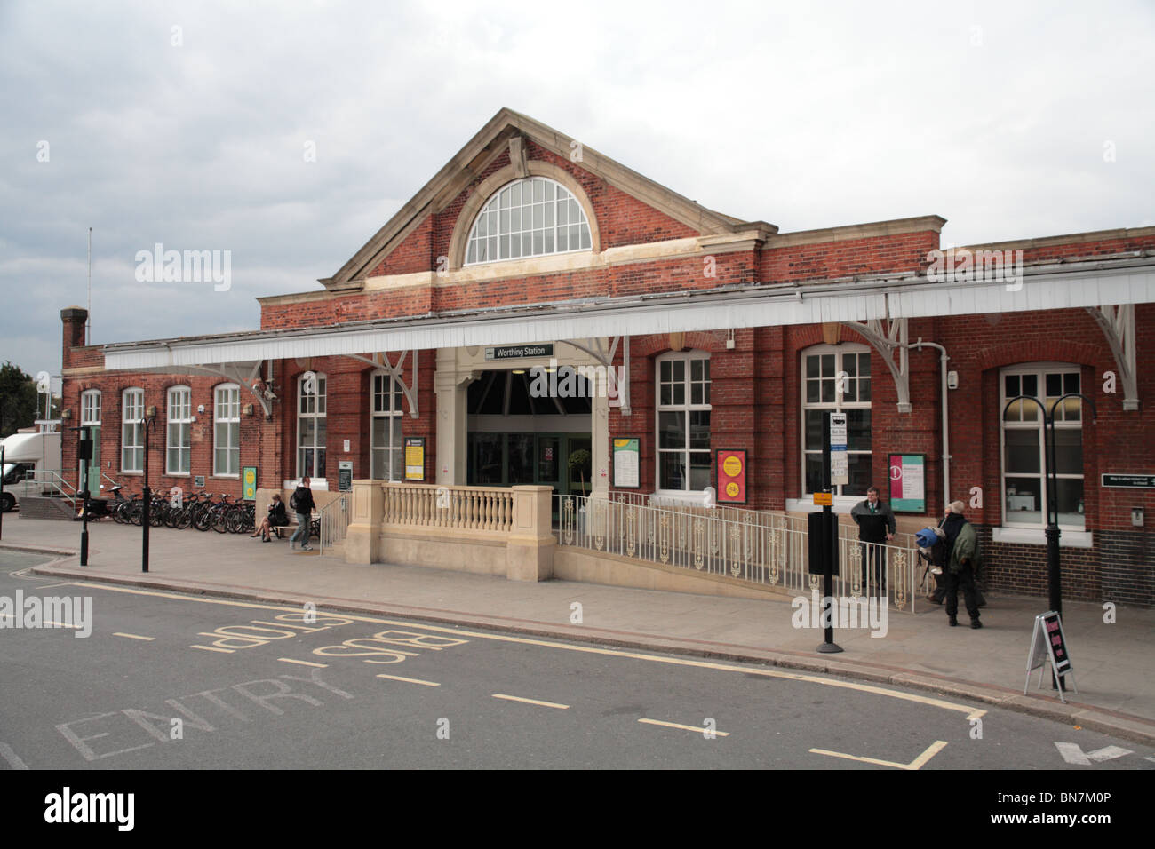Worthing Railway Station Stock Photo 30287510 Alamy