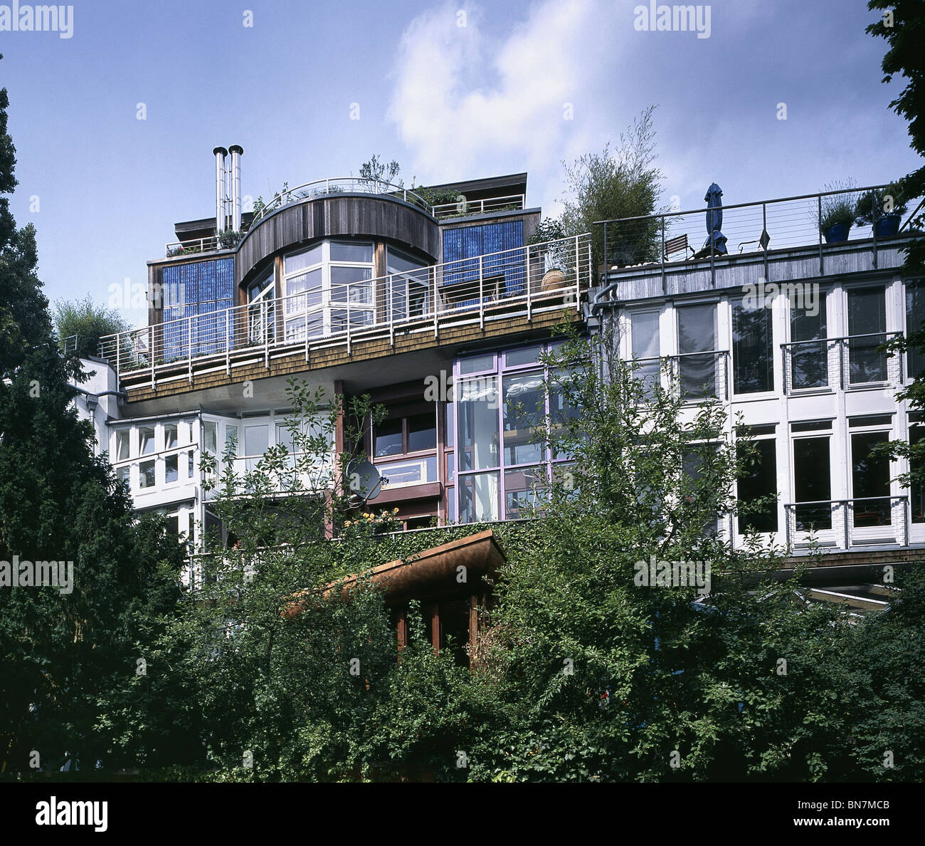 Okohaus (Eco-House) Corneliusstrasse Berlin Built 1987 as environmentally friendly development - solar panels etc Stock Photo