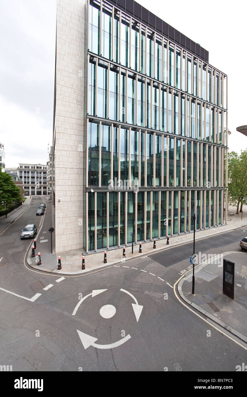 Headquarters of Standard Chartered in London Stock Photo Alamy