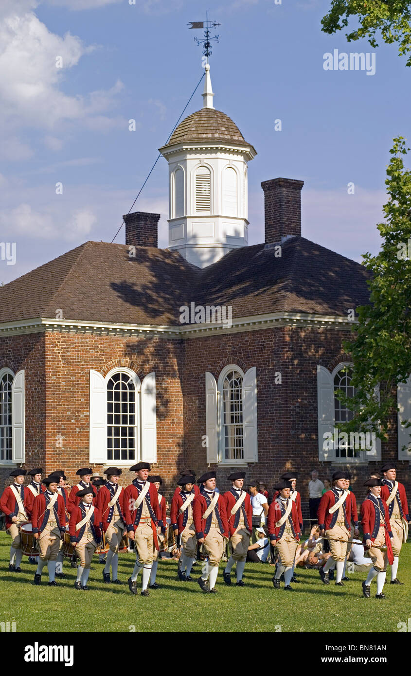 Young military fife and drum musicians in Revolutionary War uniforms