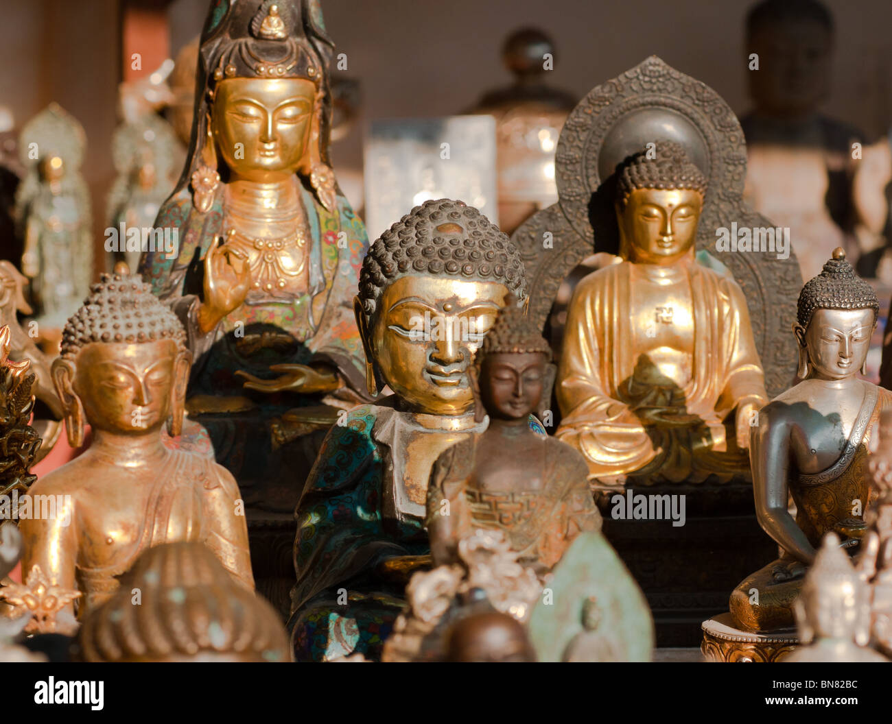 Buddhas for sale Stock Photo Alamy