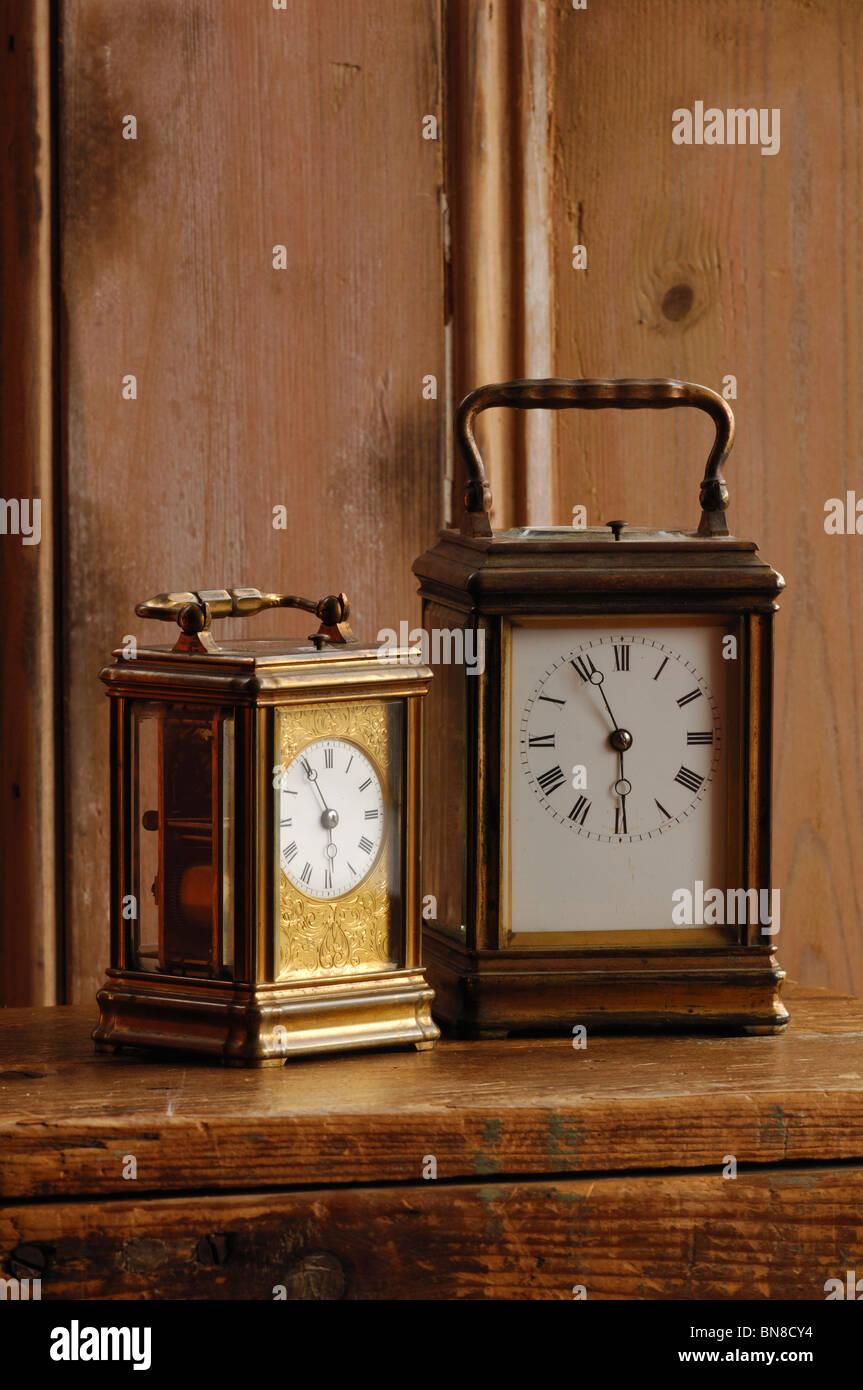 Antique clocks hi-res stock photography and images - Alamy