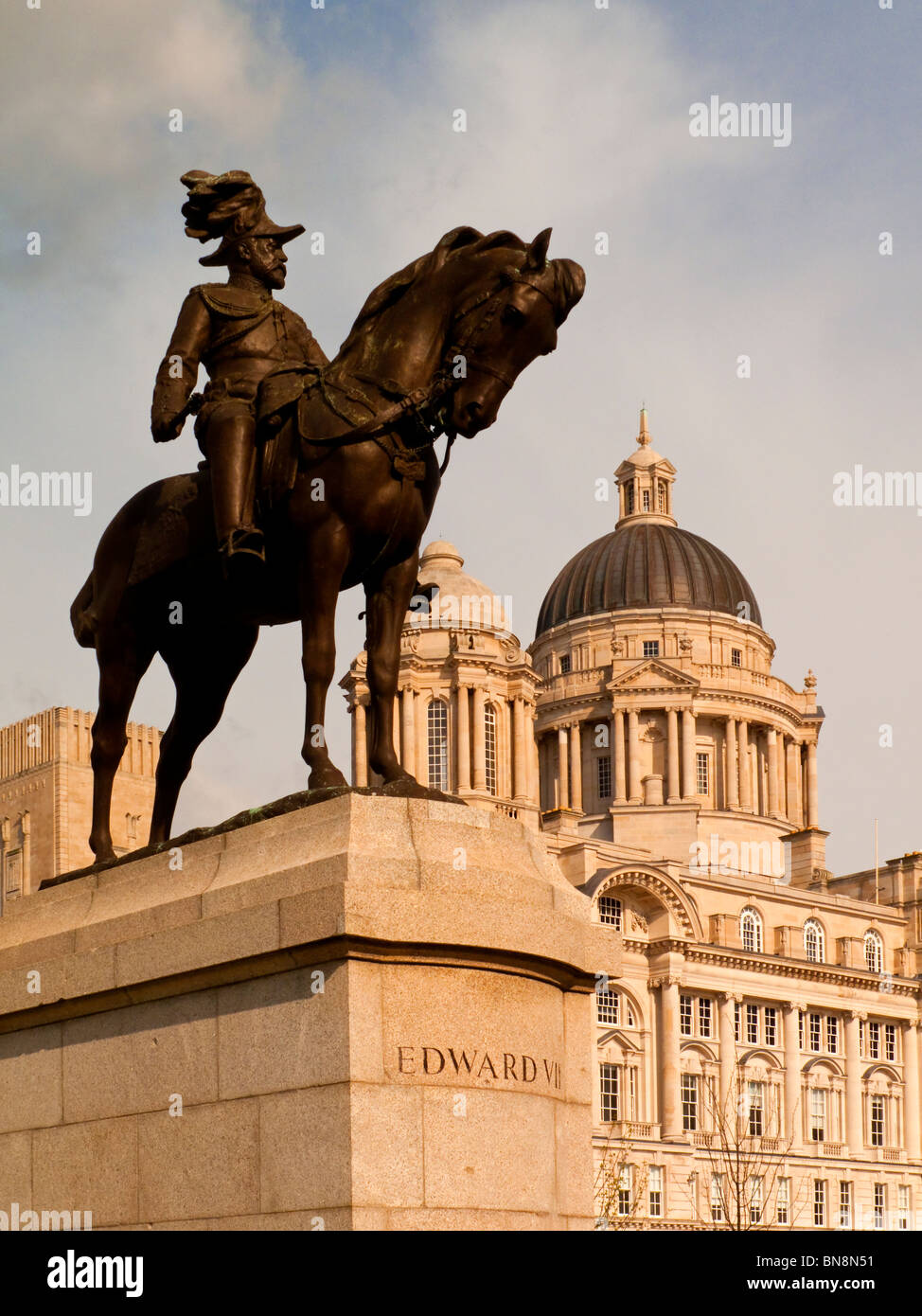 Equestrian statue of King Edward VII with the Port of Liverpool Building behind on the Pier Head in Liverpool England UK Stock Photo