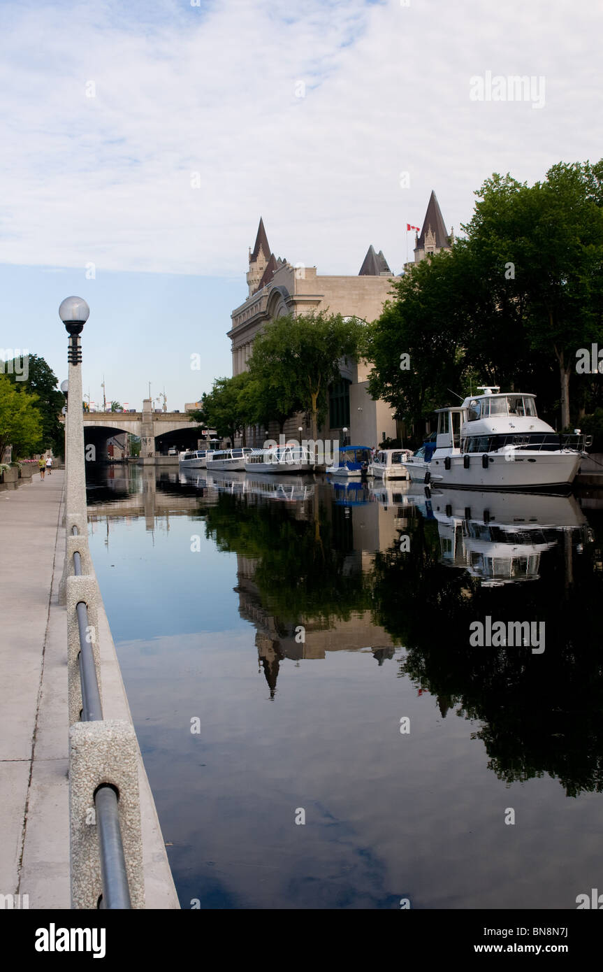 Historic boat tied up hi-res stock photography and images - Alamy