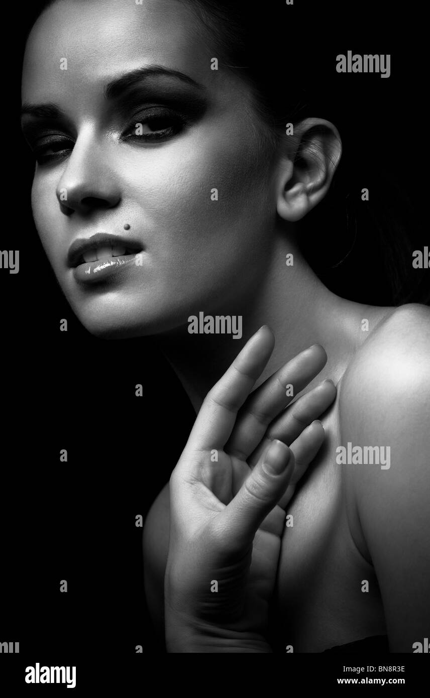 Female studio fashion portrait Black and White Stock Photos & Images ...